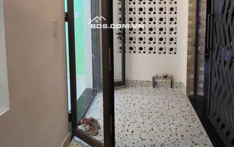 NHÀ CÓ LỘC 61,6M2 – Ở YÊN ỔN, KINH DOANH TỐT, GIÁ 6,16 TỶ