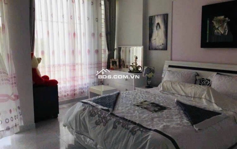 Quá Rẻ Chỉ 7 TỶ 050 HẺM XE Hơi Quận 7