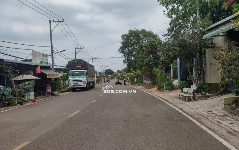 Bán gấp lô đất vàng 4196m2 - 650m2 thổ cư mặt tiền nhựa tttp đồng xoài. lh:0985962304.