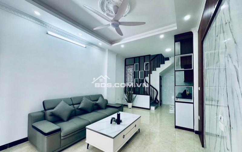 Bán nhà trung tâm Thạch Bàn, Long Biên 30m2 x5 tầng xây mới nhỉnh 6 t.ỷ