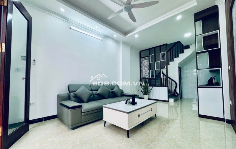 Bán nhà trung tâm Thạch Bàn, Long Biên 30m2 x5 tầng xây mới nhỉnh 6 t.ỷ