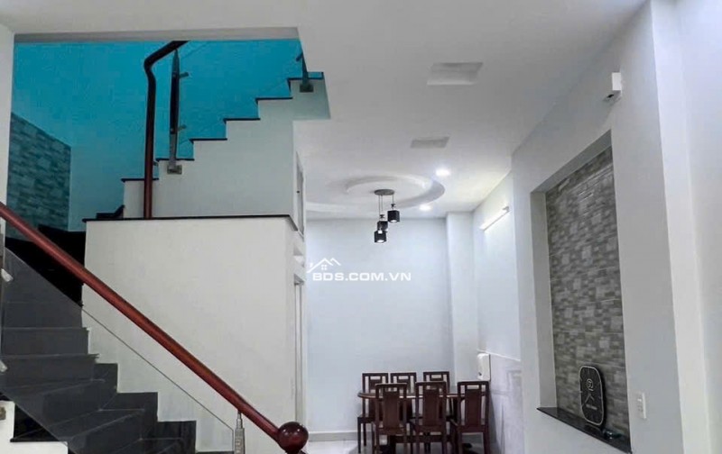 BÁN NHÀ KDBB ĐƯỜNG 8M XE QUA LẠI CHỈ 5.99 TỶ