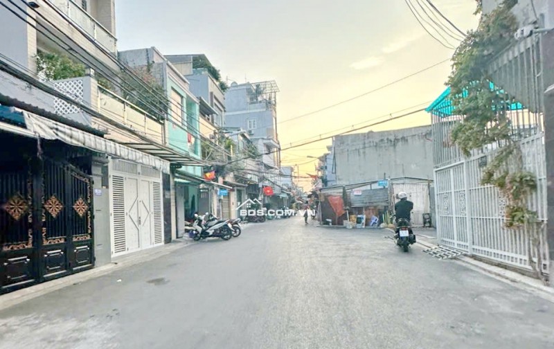 Bán nhà 2 tầng hẻm xe hơi 95/103 Lê Văn Lương Quận 7