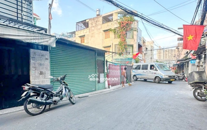Bán nhà 2 tầng hẻm xe hơi 95/103 Lê Văn Lương Quận 7