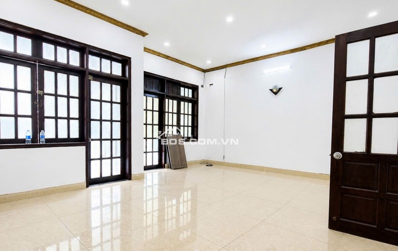 KHU PHÂN LÔ - ĐỒNG BỘ 
Đường rộng 12M - THÔNG RẠCH XUYÊN TÂM 
KÊNH BẾN CÁT + THAM LƯƠNG 
DT đất : 90M² - NGANG 6M - Dài 14 
Chỉ : 9T.Ỷ 5 TL