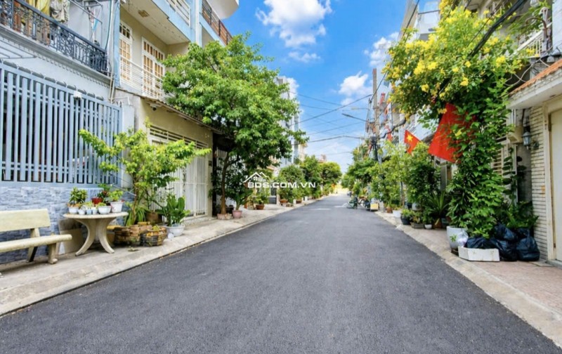 KHU PHÂN LÔ - ĐỒNG BỘ 
Đường rộng 12M - THÔNG RẠCH XUYÊN TÂM 
KÊNH BẾN CÁT + THAM LƯƠNG 
DT đất : 90M² - NGANG 6M - Dài 14 
Chỉ : 9T.Ỷ 5 TL