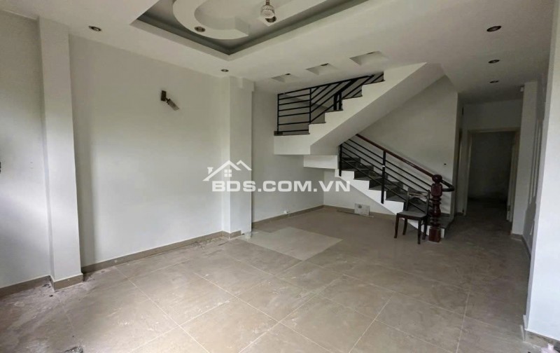 Cho thuê nhà mặt tiền 8 phòng Phạm Ngọc Thạch phường 6 Đà Lạt