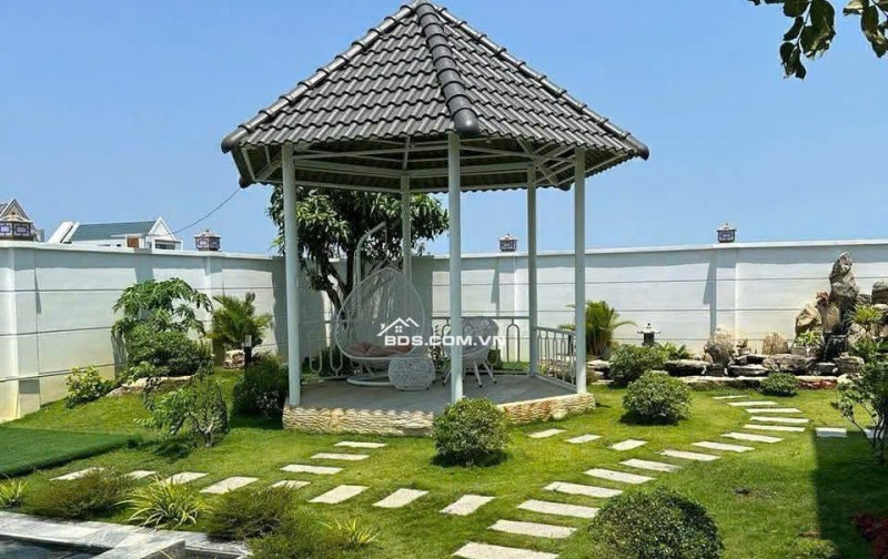 BIỆT THỰ BIỂN CỦA DIỄN VIÊN TẠI BÀ RỊA – 600M2 ĐẤT, 300M2 THỔ CƯ – CHỈ 10.8 TỶ