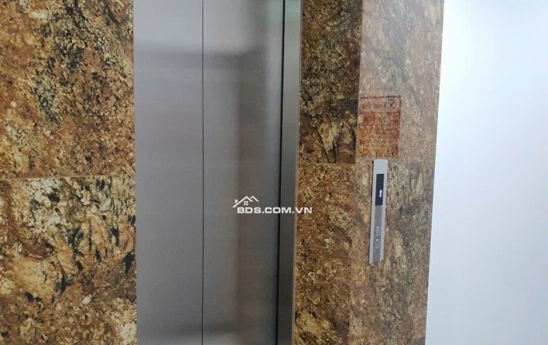 PHÒNG XUÂN ĐỈNH 30M2 THANG MÁY ĐỦ ĐỒ AN TOÀN PCCC Ô TÔ ĐỖ CỬA GIÁ 5TR/TH