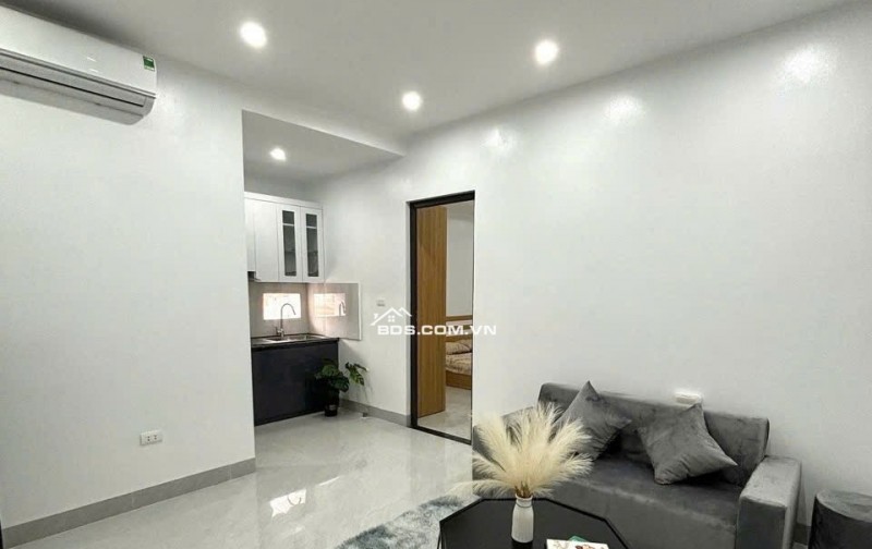 PHÒNG XUÂN ĐỈNH 30M2 THANG MÁY ĐỦ ĐỒ AN TOÀN PCCC Ô TÔ ĐỖ CỬA GIÁ 5TR/TH