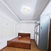 Nhà 5 tầng trung tâm Phúc Lợi, Full nội thất, ở ngay