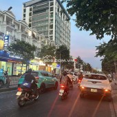 Bán Khách sạn ngay Emart Phan Văn Trị 5 lầu 13P DTS 255m2 khai thác 100tr chỉ 13.9 tỷ.