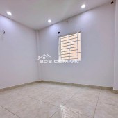 Cần bán nhà chất giá tốt tại đường Phạm Văn Chí Quận 6