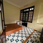 LÔ GÓC- NGÕ OTO THÔNG KINH DOANH- VF3 PHÓNG- VÀI BƯỚC RA PHỐ- SẦM UẤT