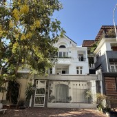 Bán biệt thự chính chủ giá rẻ tại Khu đô thị Nam Long, Quân 7 Dt 8x24m giá 28 tỷ