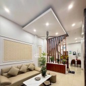 Bán nhà tại ngõ 99 Định Công Hạ, Nhà tại vị trí lô góc 3 mặt ngõ