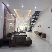 bán hộ nhà cho ông anh họ ngõ 987 Ngô Gia Tự - Thanh Am DT 79m2  Mt4,2m 5tầng lh em phi 0968837286