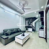 Bán nhà trung tâm Thạch Bàn, Long Biên 30m2 x5 tầng xây mới nhỉnh 6 t.ỷ