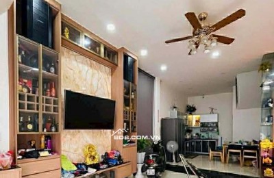 CĂN GÓC 4 TẦNG - THOÁNG MÁT / HXH TRÁNH- KDC NAM LONG