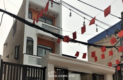 BÁN NHÀ SIÊU ĐẸP 3.3 TỶ 3 TẦNG 96M2 CÓ SÂN Ô TÔ NGÕ ĐƯỜNG THÁI BÌNH