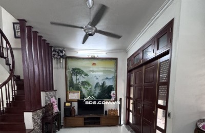 GẤP CẦN BÁN NHANH SIÊU PHẨM CỰC HIẾM Ô TÔ NGỦ TRONG NHÀ