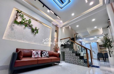 Phạm Văn Hai – Tân Bình | Hẻm 4m xe hơi đỗ cửa – nhà đẹp 4 tầng, nội thất xịn, vị trí sát Phú Nhuận