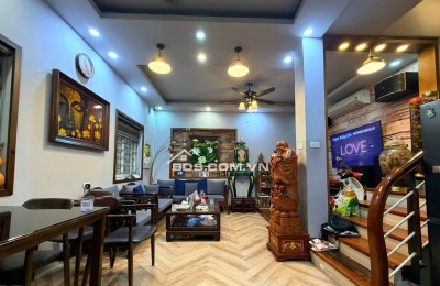 CẦN BÁN GẤP - NHÀ ĐẸP - TRUNG TÂM ĐỐNG ĐA - GẦN PHỐ