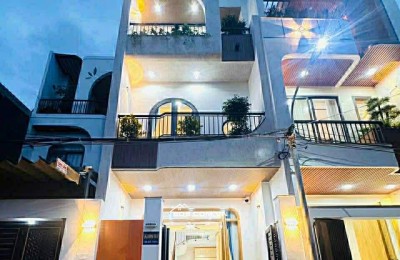 Bán nhà 3 tầng 3 mê Ô TÔ vào tận nhà Tôn Đức Thắng - FULL nội thất mới keng