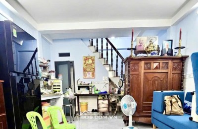 Nhà 3 tầng cạnh mặt tiền, gần Cầu Vượt Cộng Hòa, 3.8 tỷ