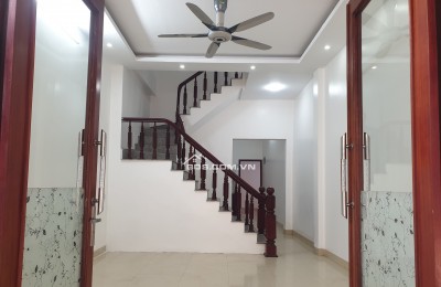 BÁN NHÀ 2.65 TỶ 3 TẦNG 97M2 ( ĐÔNG NAM ) Ô TÔ ĐỖ CỬA NGÕ GIẢI PHÓNG