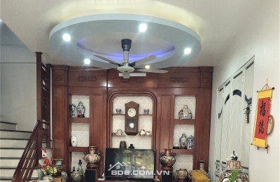 BÁN NHÀ LÔ GÓC MẶT ĐƯỜNG TRẦN THÁI TÔNG 3 TẦNG 48M2 GIÁ 4.5 TỶ