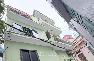 BÁN NHÀ 1.9 TỶ 3 TẦNG 40M2 ( ĐÔNG NAM ) NGÕ NGẮN NGAY HỒ VỊ XUYÊN