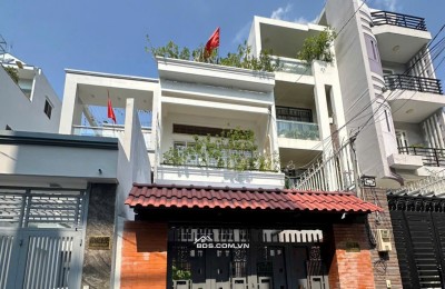 Bán nhà hẻm xe hơi 1 trệt 1 lầu 1 sân thượng Hoàng Diệu P13 Q4 siêu đẹp