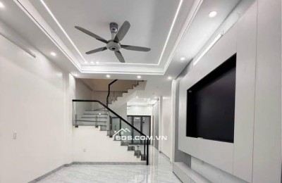 BÁN NHÀ SIÊU ĐẸP 3.3 TỶ 3 TẦNG 96M2 CÓ SÂN Ô TÔ NGÕ ĐƯỜNG THÁI BÌNH