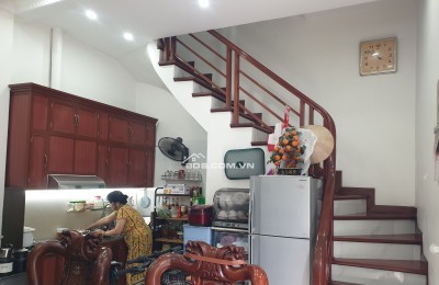 BÁN NHÀ ĐẸP 1.65 TỶ 3 TẦNG 37M2 ( ĐÔNG BẮC ) NGAY GẦN CẦU ĐÒ QUAN