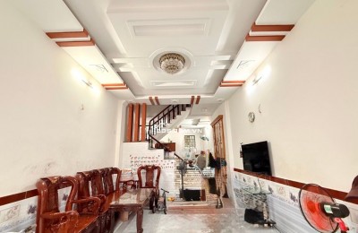 NHÀ 3 TẦNG ĐÚC BTCT Ô TÔ ĐỖ CỬA THÔNG KHẮP NGÃ