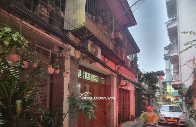 Tập thể Nguyễn văn Cừ Long Biên 4 tỷ 60m tầng 1 vừa ở vừa kinh doanh