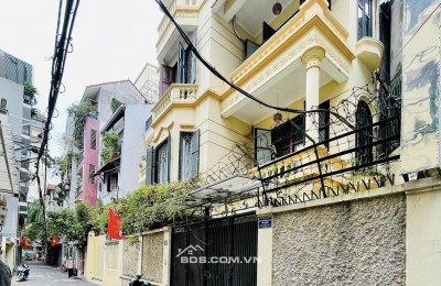 Nhà Vệ Hồ Mặt Tiền 11M 4 Tầng 48 Tỷ Cách Phố 5M -View hồ ô tô đỗ cửa