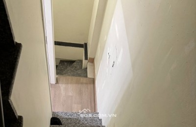 Lý Thường Kiệt 4 Tầng 11,3 Tỷ Ô TÔ Đỗ Cổng – Ngõ Rộng Sạch Thoáng Sáng