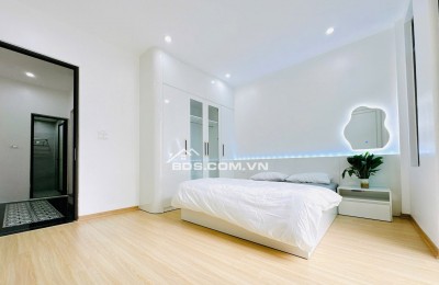 Bán nhà ngõ Thịnh Hào, 22m 5 tầng, lg, 100m ra ô tô, an sinh đỉnh, 5.2 tỷ 0347282222.