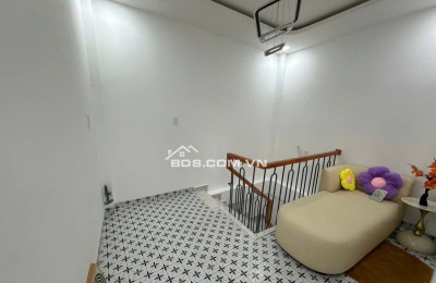 Ngã Tư Hàng Xanh - B.Thạnh | 4 tầng ~35m² | Chào 5.x Tỉ T.L