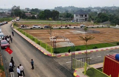 Chính chủ cần bán lô đất tại Hòa Lạc cách Quốc lộ 21 300m diện tích 100m2 mặt tiền 6m chỉ hơn 2 tỷ