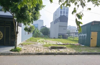 Tôi bán nhanh lô đất 100,1m2 full thổ tại Phú Cát, Hà Nội, sổ đỏ, đường oto tránh nhau, giá 3 tỷ