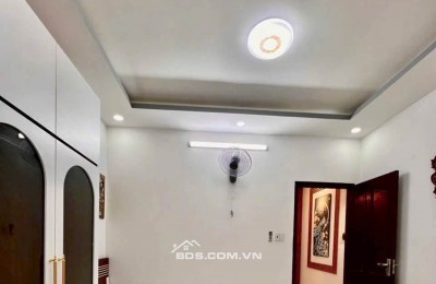 Chủ cần tiền bán gấp nhà gần mặt tiền huỳnh tấn phát!!