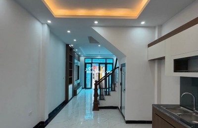 Chính chủ  bán căn nhà - ngọc hồi - 35m - 5 tầng - ô tô đỗ cửa