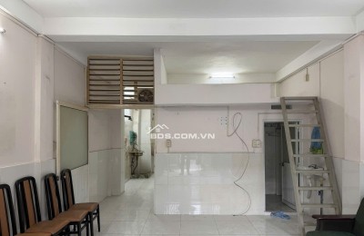  HẠ 100 TRIỆU – GIÁ MỚI CHỈ 3.6 TỶ   MẶT TIỀN TẦNG TRỆT CHUNG CƯ LÔ G LẠC LONG QUÂN – NGANG LỚN 4.3M – TIỆN KINH DOANH