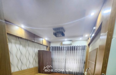 Cho thuê phòng 22m2 tầng 2 nhà 4 ngõ 31 Trần Quốc Hoàn