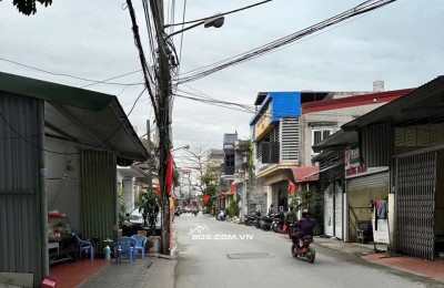 Chính chủ gửi bán nhà 4 tầng Phương Lưu  Vị trí đẹp , Lô góc , Mặt đường to thoáng , oto đỗ tận cửa  Gần trục đường chính, tiện di chuyển   Diện tích: 80m²  Công năng đầy đủ cho gia đình  3 ngủ