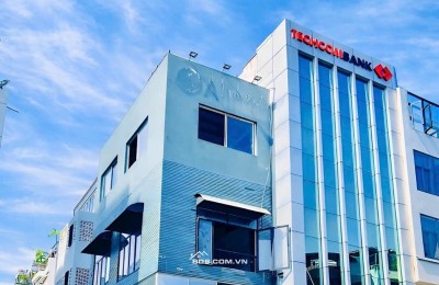 Cho Thuê Nhà GÓC 2MT: 423 Sư Vạn Hạnh - Quận 10 - 3.7x15m, 4 tầng