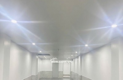 Bán CHDV Quan Nhân gần ôtô, 110m2 - 7T - thang máy, full nội thất mới xịn xò, doanh thu 1.8 tỷ/năm, giá 26.9 tỷ